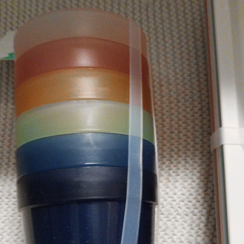 Colourful Divided Plates Lunch Trays and Colorful Cups Set - Picture 3 of 3